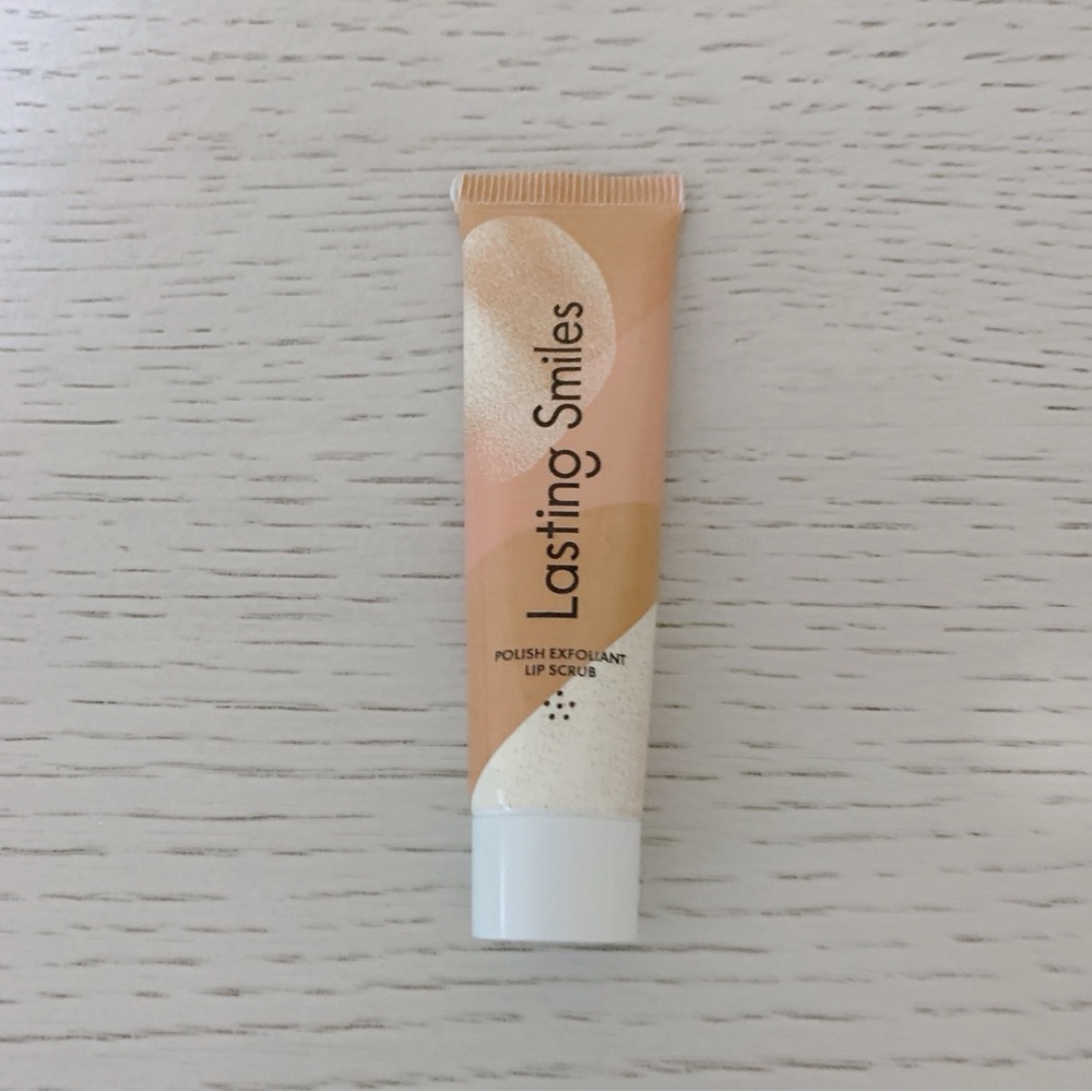 Lasting Smiles Polish Exfoliant Lip Scrub NEW, Sealed. Full Size.